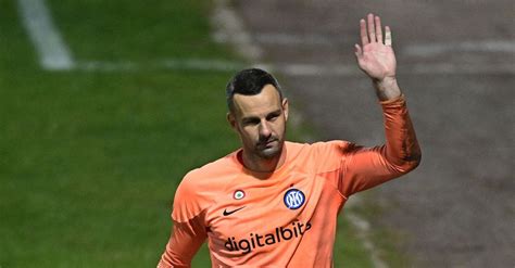 Handanovic situazione ancora da decifrare Rinnovo dipende da chi sarà