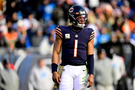 Bears at Falcons spread, line, picks: Expert predictions for Week 11 ...