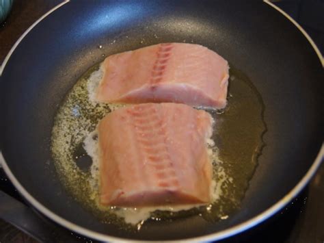 Mariniertes Wildlachsfilet Mit Zuckererbsen Rezept Kochbar De