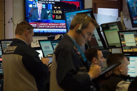 Analysts Blame Machines for the Markets' Volatility - InsideHook