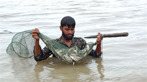 খুব সহজে বেশি মাছ ধরার পদ্ধতি।। চায়না জাল দিয়ে মাছ ধরা।। অদ্ভুত মাছ