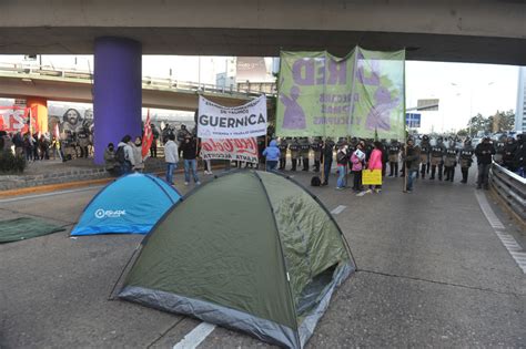 Piquetes Y Caos De Tránsito Levantan Los Cortes En El Puente