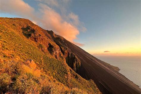 Escursione Sullo Stromboli Cosa Sapere Sul Trekking Notturno Sar