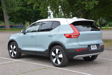 2018 Volvo XC 40 Momentum Review - GTspirit