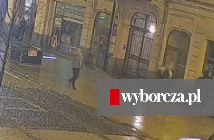 Skopali Fortepian W Centrum Katowic Policja Szuka Wiadk W Dewastacji