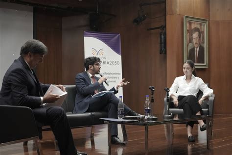 Foro Pensar La Democracia Del Futuro Fundacioncolombia