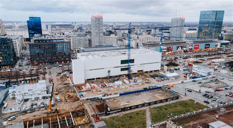 Przy Pałacu Kultury i Nauki w Warszawie trwa budowa Muzeum Sztuki