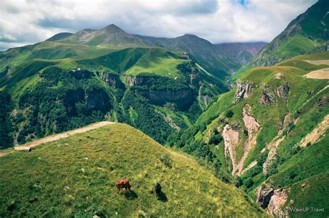 top  reasons  put georgia   travel bucket list georgianjournal
