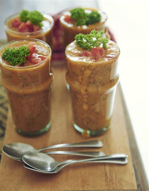 Gaspacho tomate poivron pour 2 personnes Recettes Elle à Table