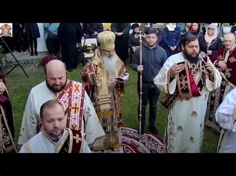 Sfânta Liturghie oficiată de IPS Teodosie la Biserica Sf M Mc