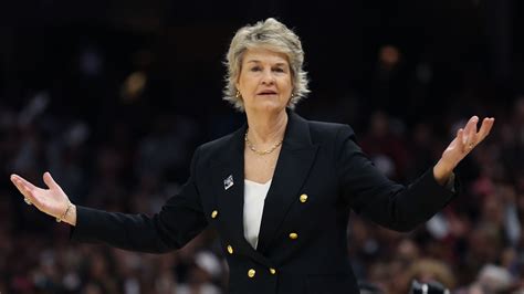 Lisa Bluder's Final Message To Iowa Fans Was A Plea For Support