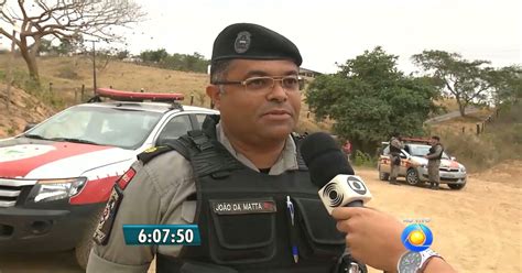 G1 Grupo explode caixa eletrônico e troca tiros a polícia na