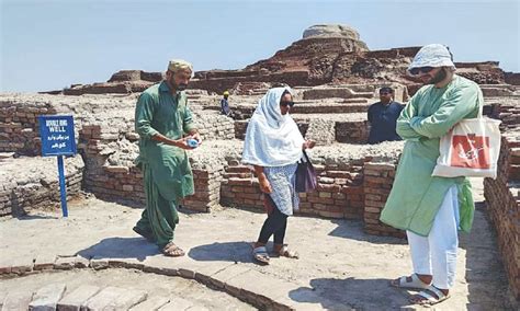 Unesco Mobilises To Save Heritage Sites Pakistan Dawn