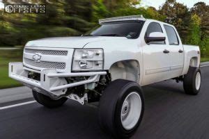 2010 Chevrolet Silverado 1500 With 20x12 44 Moto Metal Mo969 And 35 12