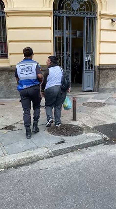 Mulher Presa Por Suspeita De Dopar Os Pais De Beb Para Rapt Lo