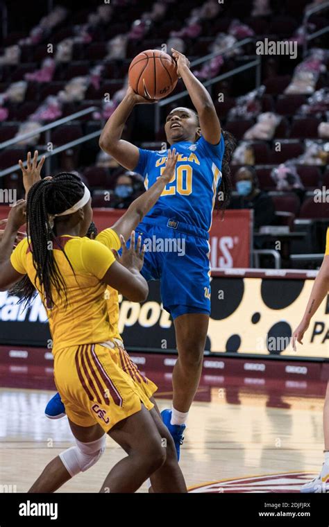 Usc Vs Ucla Hi Res Stock Photography And Images Alamy