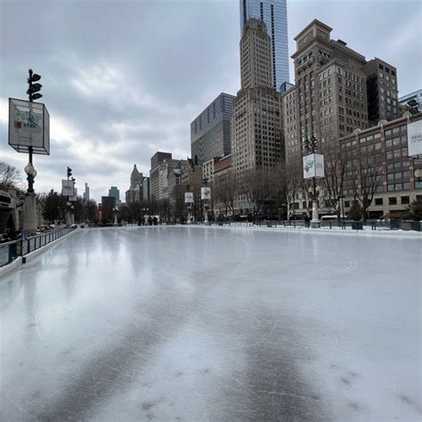 Mccormick Tribune Ice Rink Skating Rink In Chicago