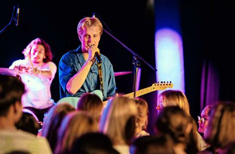 Ivo Martin In Stuttgart Der TikTok Star Bezaubert Junge Frauen Im