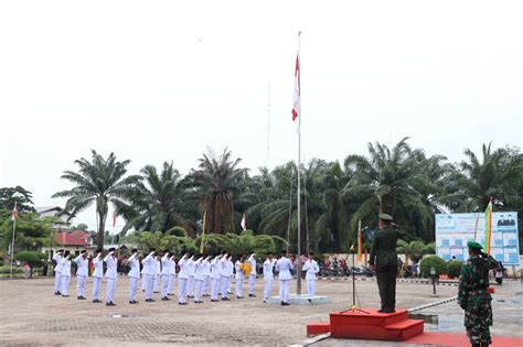 Upacara Penurunan Bendera Dalam Rangka Memperingati Hut Kemerdekaan