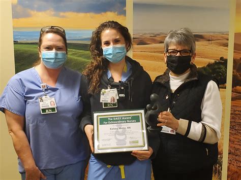 Pullman Regional Hospital Rn Kelsey Weiss Honored With Daisy Award