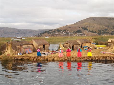 Le Flottante Des Uros Uros Lac Titicaca P Rou Routard