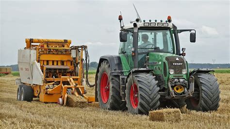 Pressing Bundling Straw Bales Fendt Welger