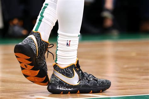 Every Sneaker Worn By Kyrie Irving This Season Nice Kicks 49 Off