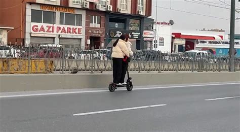 Elektrikli scooterla tehlikeli yolculuk kameraya yansıdı