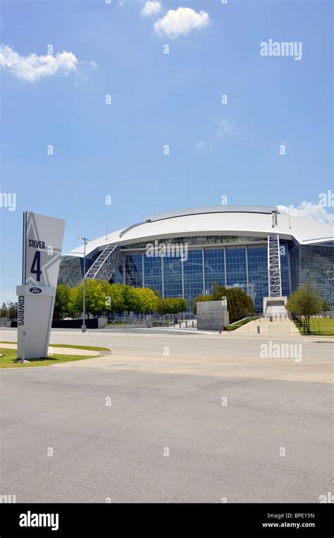 New Dallas Cowboys football stadium, Texas, USA Stock Photo - Alamy