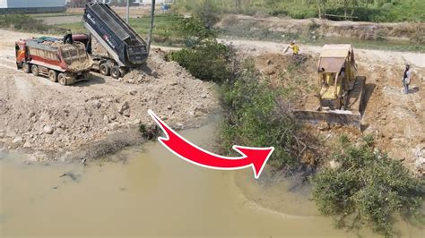 Excellent Mighty Komatsu D E Dozer Filling Up Water Area Working With