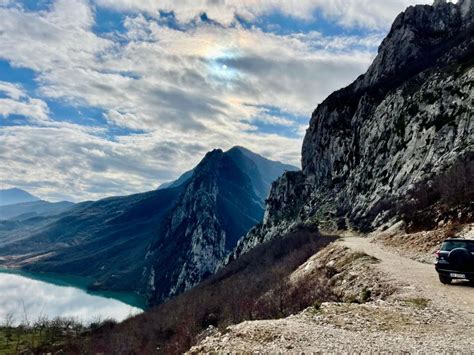 Desde Tirana Excursión de un día al lago Bovilla con excursión a la