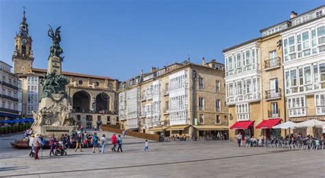 Panorama De La Place De Virgen Dans Vitoria Gasteiz Photo Ditorial