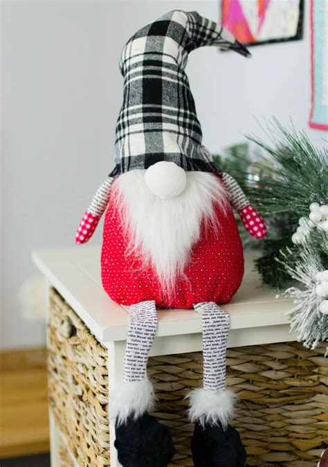 Christmas Gnome - free sewing pattern | Christmas sewing projects ...