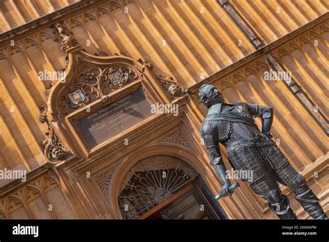 England Oxfordshire Oxford Old Bodleian Library Statue Of William