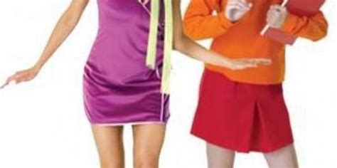 13 Unique Halloween Costumes For Lesbian Couples Girl Duo Costumes