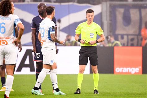 OM PSG L arbitre du Classico désigné ça ne sent pas bon