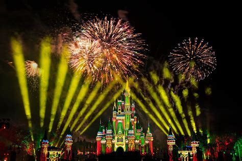 YOUR COMPLETE GUIDE TO DISNEY FIREWORKS AT WDW (+ TIPS FOR SEEING THEM ...