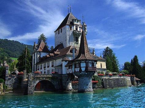 Spiez Castle History