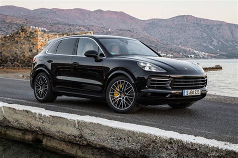 Le Journal Saint François Porsche préparerait un Cayenne électrique