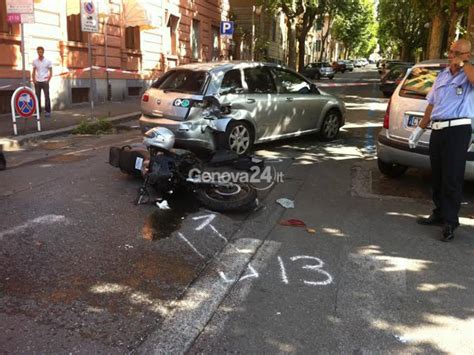 Genova Incidente Mortale In Via Righetti Motociclista Perde La Vita