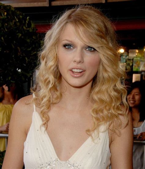 Another Cinderella Story Premiere Taylorweb069 Taylor Swift Web Photo Gallery Your Online