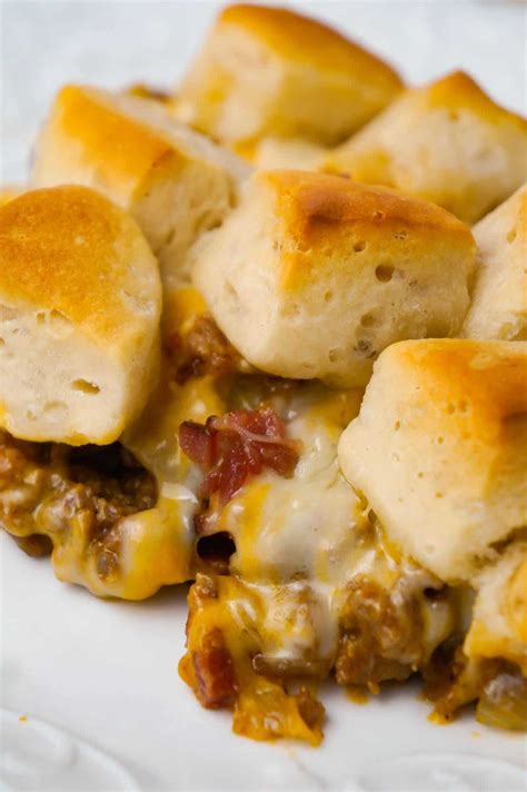 Bacon Cheeseburger Biscuit Casserole Is An Easy Ground Beef Dinner Recipe Loaded With D