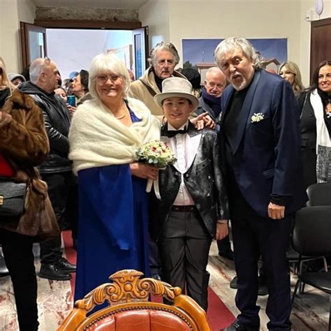 Un grande amore coronato con il sì Maurizio Mattioli e Simonetta