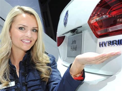 Girls At The 2012 New York International Auto Show In Pictures