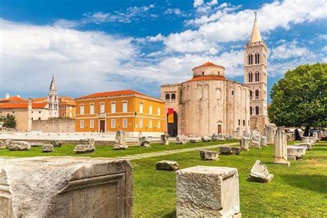 Early Bird Group Walking Tour In Zadar Old Town