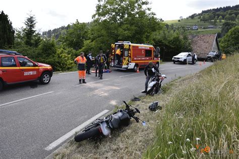 Accident Entre Deux Motos Et Une Voiture Vid O Perception