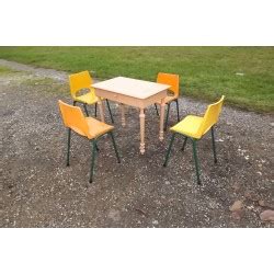 Mobilier Enfant Vintage 4 Chaises 1 Table