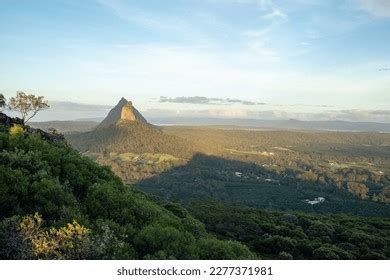 1,372 Glasshouse Mountains Images, Stock Photos & Vectors | Shutterstock