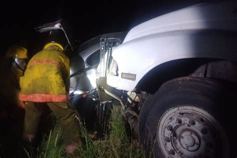 Un Muerto Y Un Herido En Brutal Choque Entre Un Camión Y Un Auto