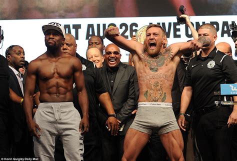 Floyd Mayweather And Conor Mcgregor Make Weight Daily Mail Online